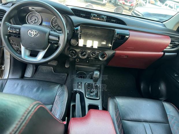 Toyota Hilux Revo Smart Cab Deisel 2.8 AWD 2018 Silver