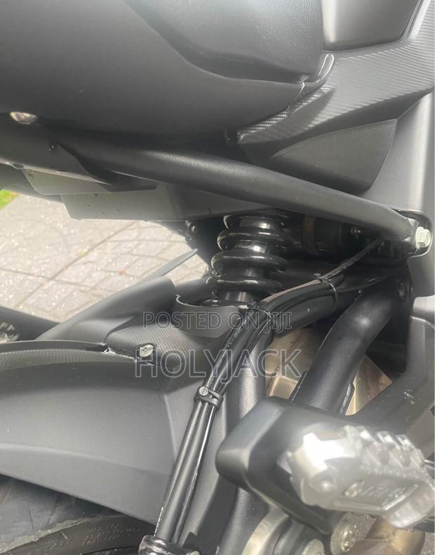 Benelli 2022 Black photo 5