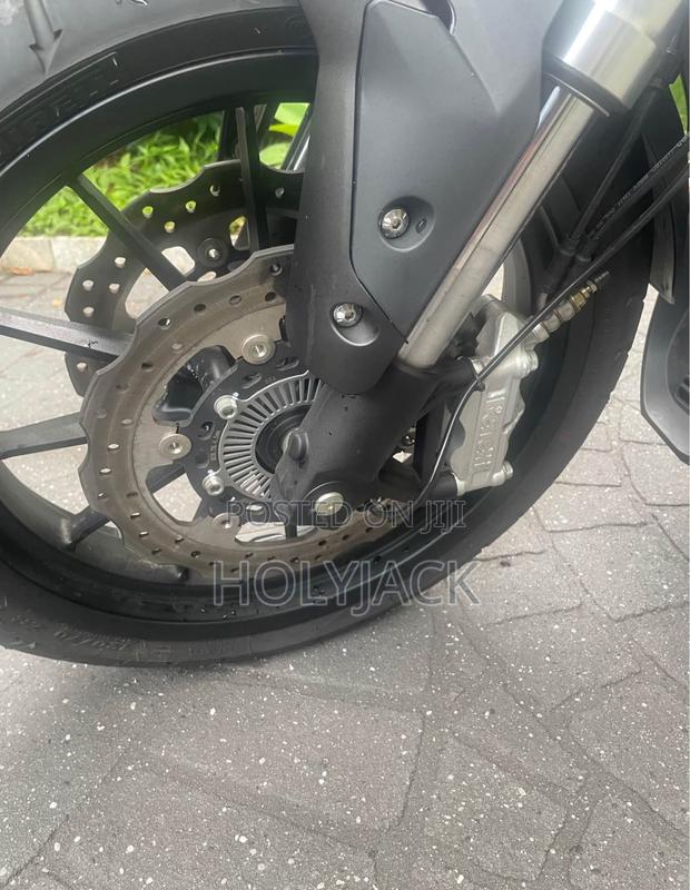 Benelli 2022 Black photo 6