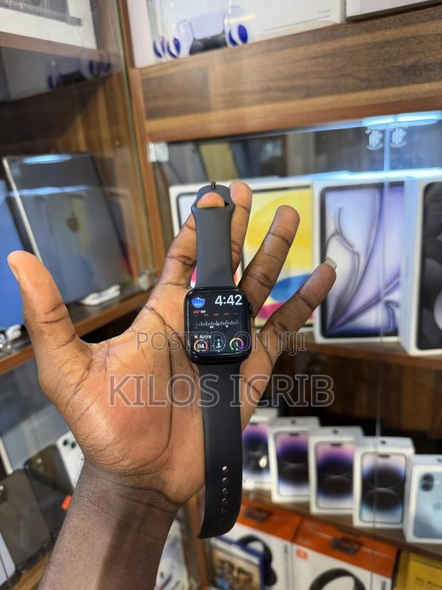 Apple Watch Series 8 45mm GPS Bh100