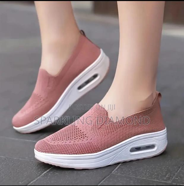Women’S Breathable Knit Sneakers – Size 36