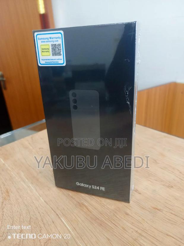New Samsung Galaxy S24 FE 128 GB Black · Photo 4