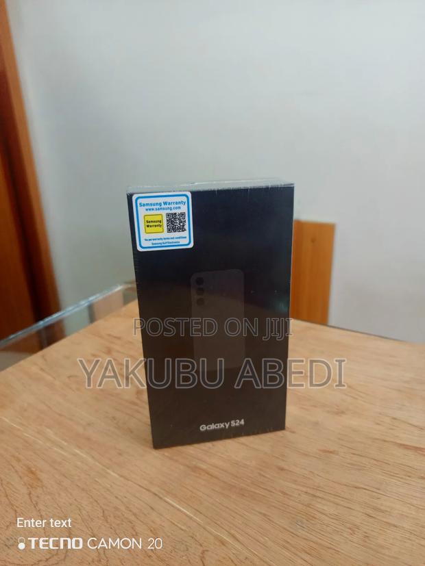 New Samsung Galaxy S24 128 GB Black photo 3