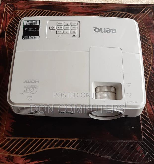 Benq DLP Projector photo 2