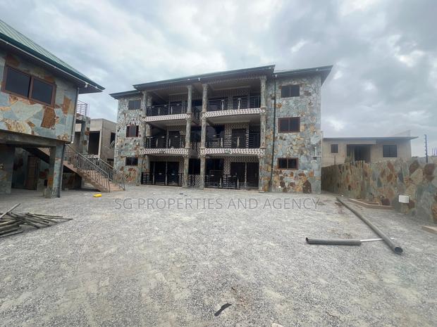 2bdrm Apartment in Lashibi, Sakumono for rent · Photo 3