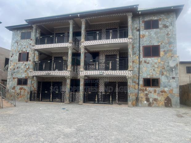 2bdrm Apartment in Lashibi, Sakumono for rent · Photo 2