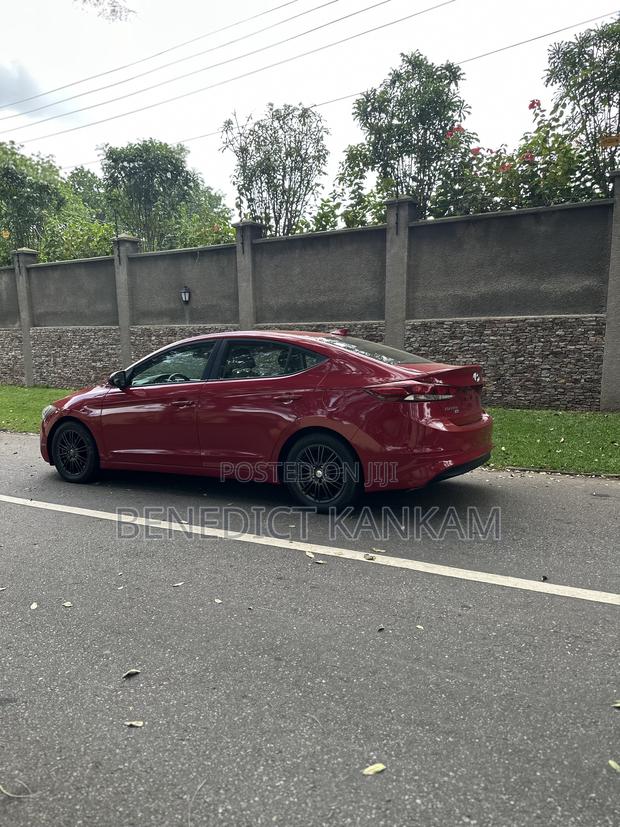 Hyundai Elantra SE Sedan FWD (2.0L 4cyl 6M) 2017 Burgundy