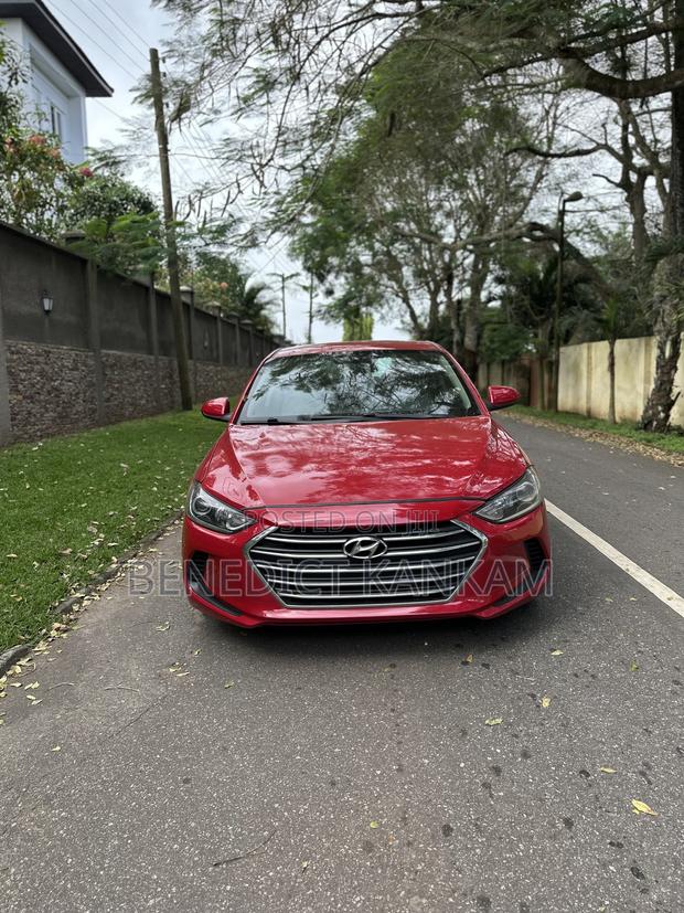 Hyundai Elantra SE Sedan FWD (2.0L 4cyl 6M) 2017 Burgundy