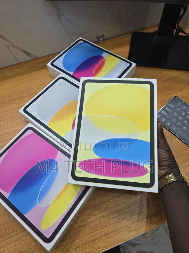 New Apple iPad 10.2 (2021) 128 GB Yellow · Photo 1