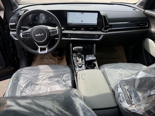 Kia Sportage X-Pro 2024 Black