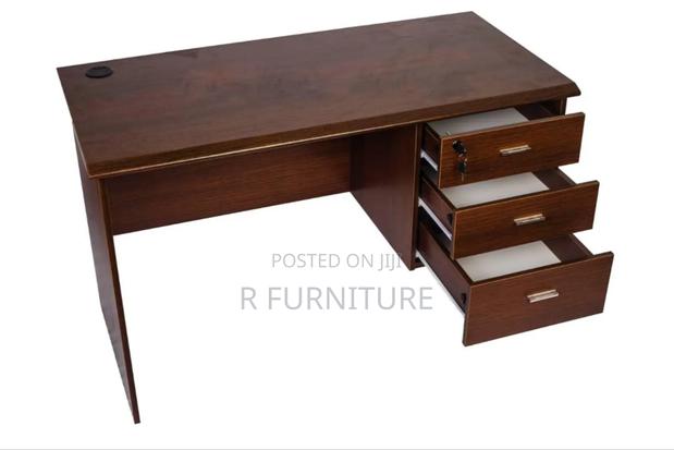 Table With Wooden Fabric for Office photo 2