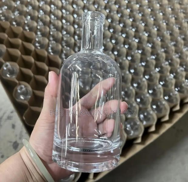 Glass Bottle (Wine Bottle) · Photo 4