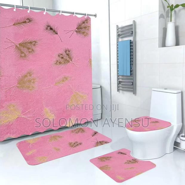 Quality 3 Pieces Toilet Seat With Shower Curtains photo 2