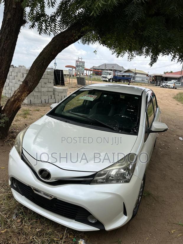 Toyota Vitz 2015 White