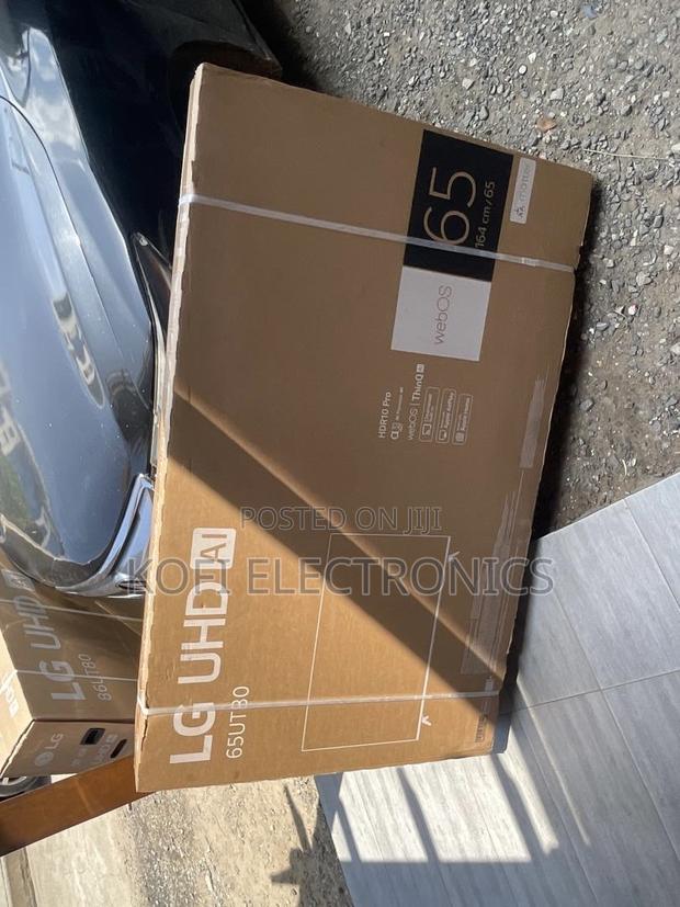 Lg 65ut30 Cosmicframe Ultra-Thin Tv · Photo 4
