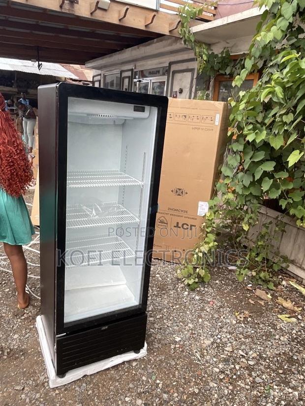 TCL 325l Upright Cooler Crystal Clear Door, Heavy-Duty Performance · Photo 2