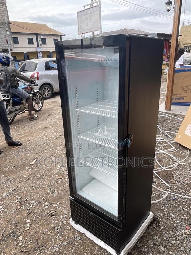 TCL 325l Professional Beverage Display Fridge Super Cold, Super Clean · Photo 2