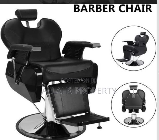Executive Barbering Chair · Photo 2