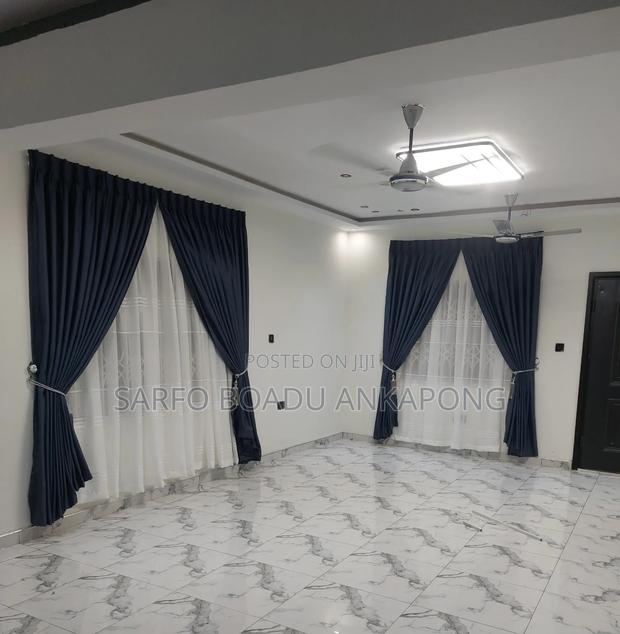Loyalty Curtains House · Photo 3