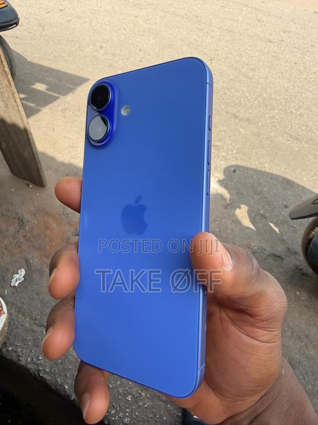 Apple iPhone 16 Plus 256 GB Blue · Photo 4