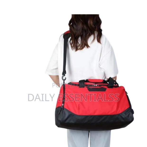 Durable Gym Bag With Shoe Pocket – Unisex photo 2
