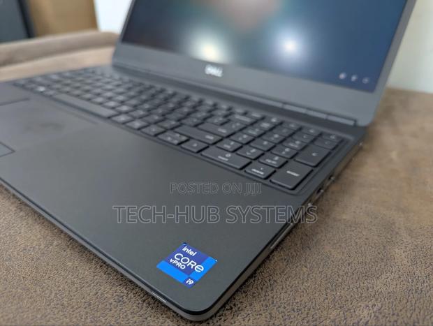 Laptop Dell Precision 7560 32GB Intel Core I9 SSD 1T photo 2