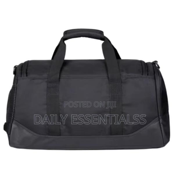 Premium Sports Duffel Bag – Waterproof Material