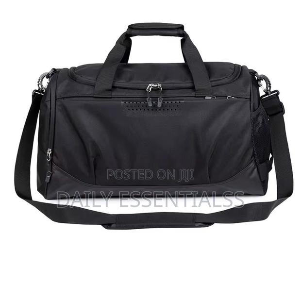 Travel Gym Sports Bag – Waterproof, Multi-Pocket · Photo 3