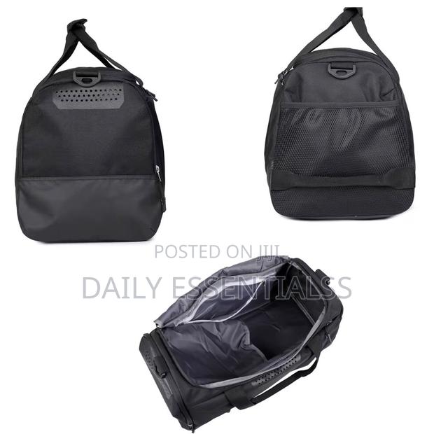 Travel Gym Sports Bag – Waterproof, Multi-Pocket · Photo 4