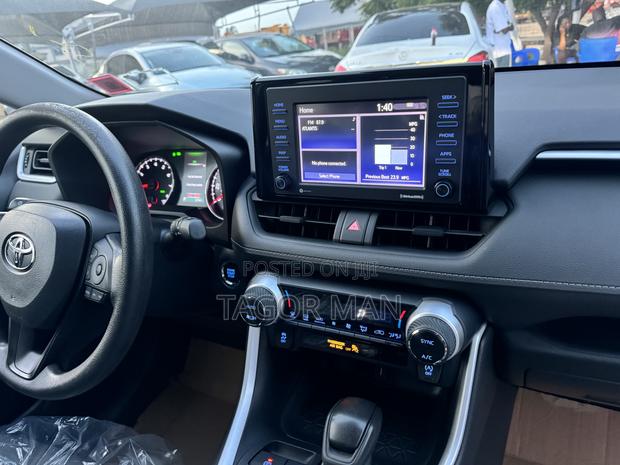 Toyota RAV4 2022 Red