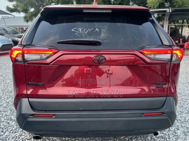 Toyota RAV4 2022 Red