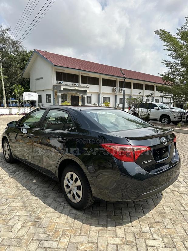 Toyota Corolla LE 4dr Sedan (1.8L 4cyl CVT) 2017 Black