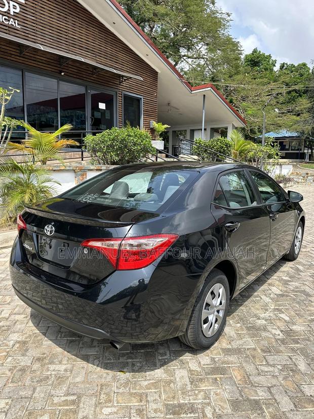 Toyota Corolla LE 4dr Sedan (1.8L 4cyl CVT) 2017 Black