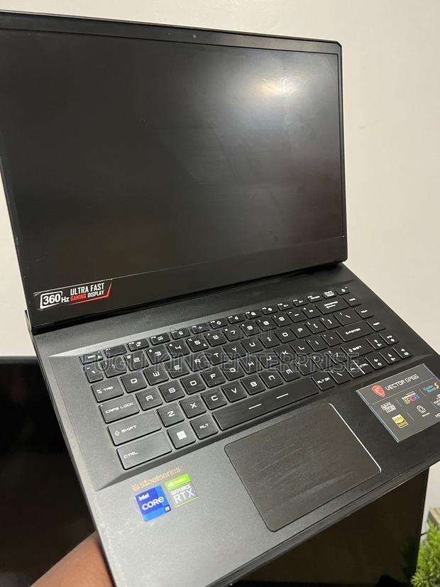 Laptop MSI Vector GP66HX 12UGS 32GB Intel Core I9 SSD 1T photo 2