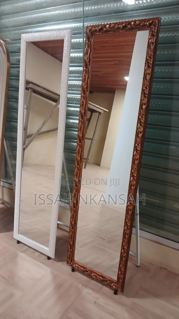 Standing Mirror · Photo 3