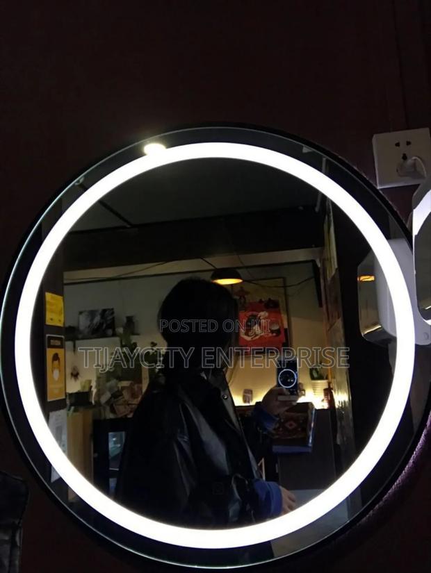 Round Led Mirror · Photo 2