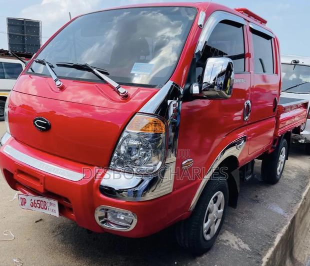 Kia Bongo Red photo 4