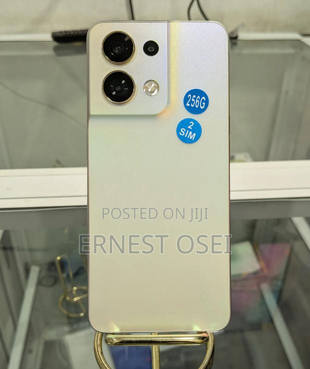 Oppo Reno 256 GB Silver · Photo 4