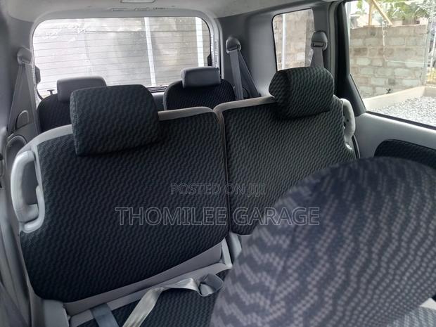 Toyota Sienta 2012 White photo 8