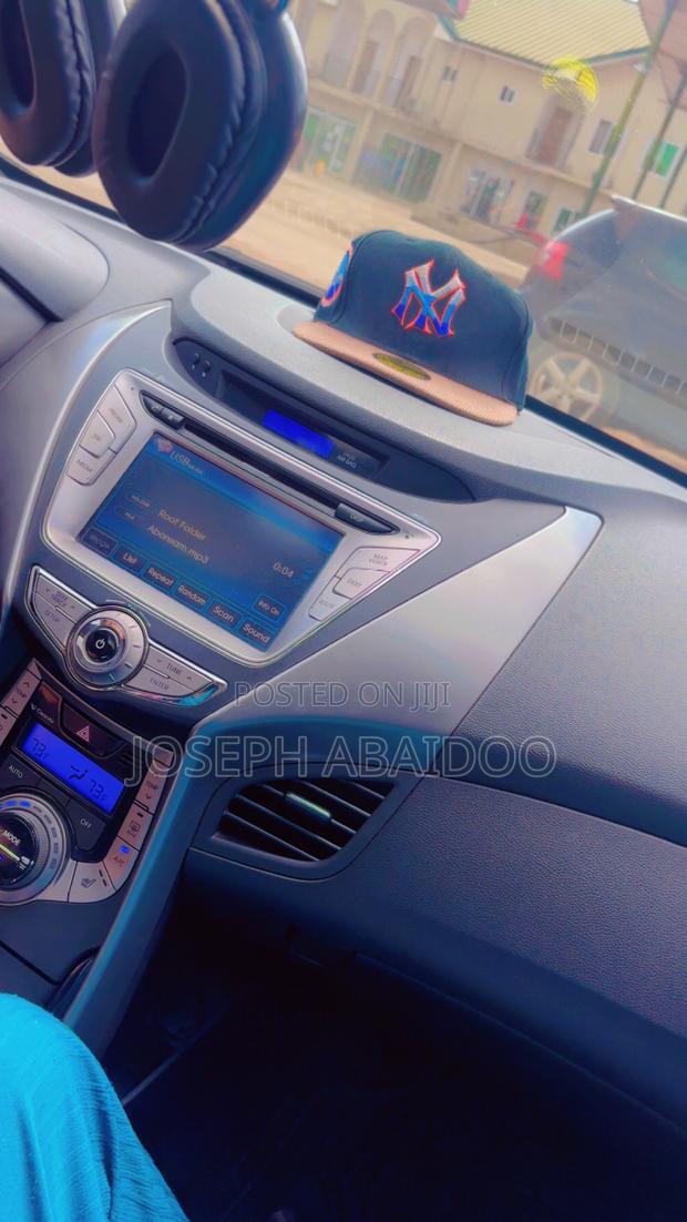 Hyundai Elantra Limited Sedan FWD (1.8L 4cyl 6A) 2013 Gray photo 3