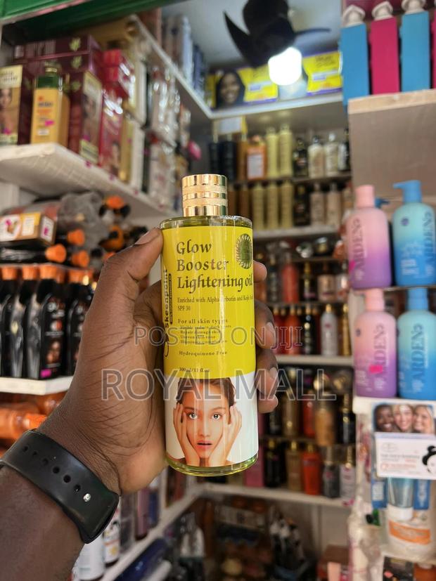 Glow Booster Lightening Oil · Photo 3