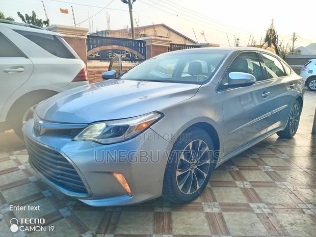 Toyota Avalon Limited Sedan FWD (3.5L 6cyl 6A) 2017 Silver