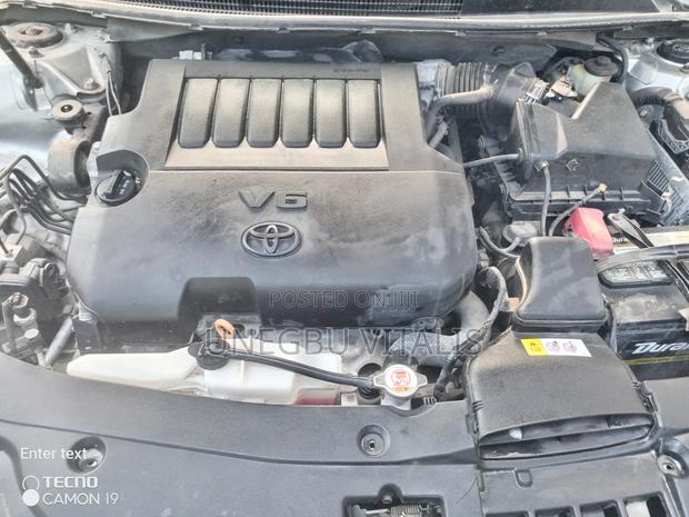 Toyota Avalon Limited Sedan FWD (3.5L 6cyl 6A) 2017 Silver