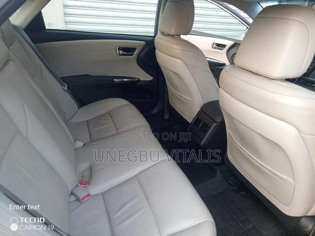 Toyota Avalon Limited Sedan FWD (3.5L 6cyl 6A) 2017 Silver