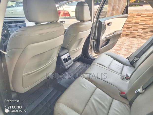 Toyota Avalon Limited Sedan FWD (3.5L 6cyl 6A) 2017 Silver