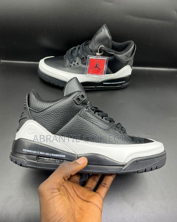 Air Jordan Retro 3 Fragment Black/White · Photo 3