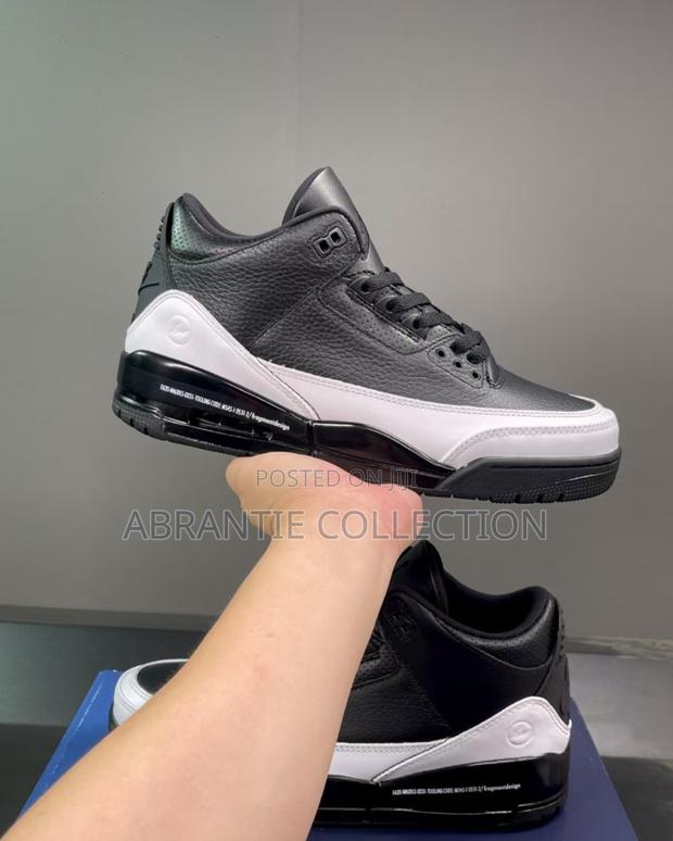 Air Jordan Retro 3 Fragment Black/White · Photo 4