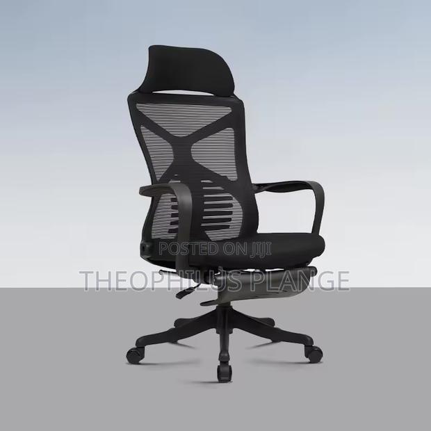 Ergonomic Swivel Chair/ Sleeping Chair · Photo 3