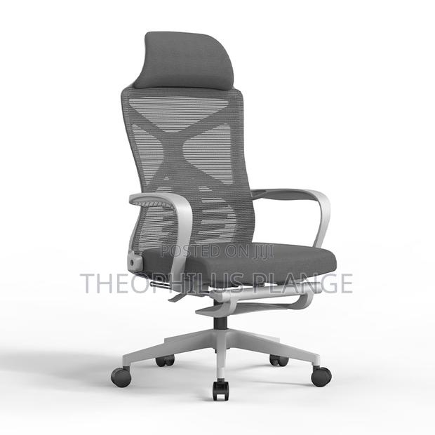 Ergonomic Swivel Chair/ Sleeping Chair · Photo 4