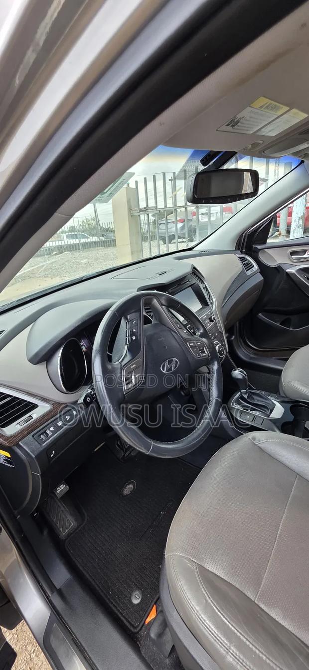 Hyundai Santa Fe Limited FWD 2017 Gray